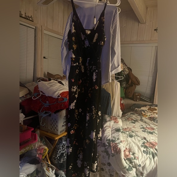 Kaileigh jumpsuit black with floral print adjustable straps, - Picture 1 of 10